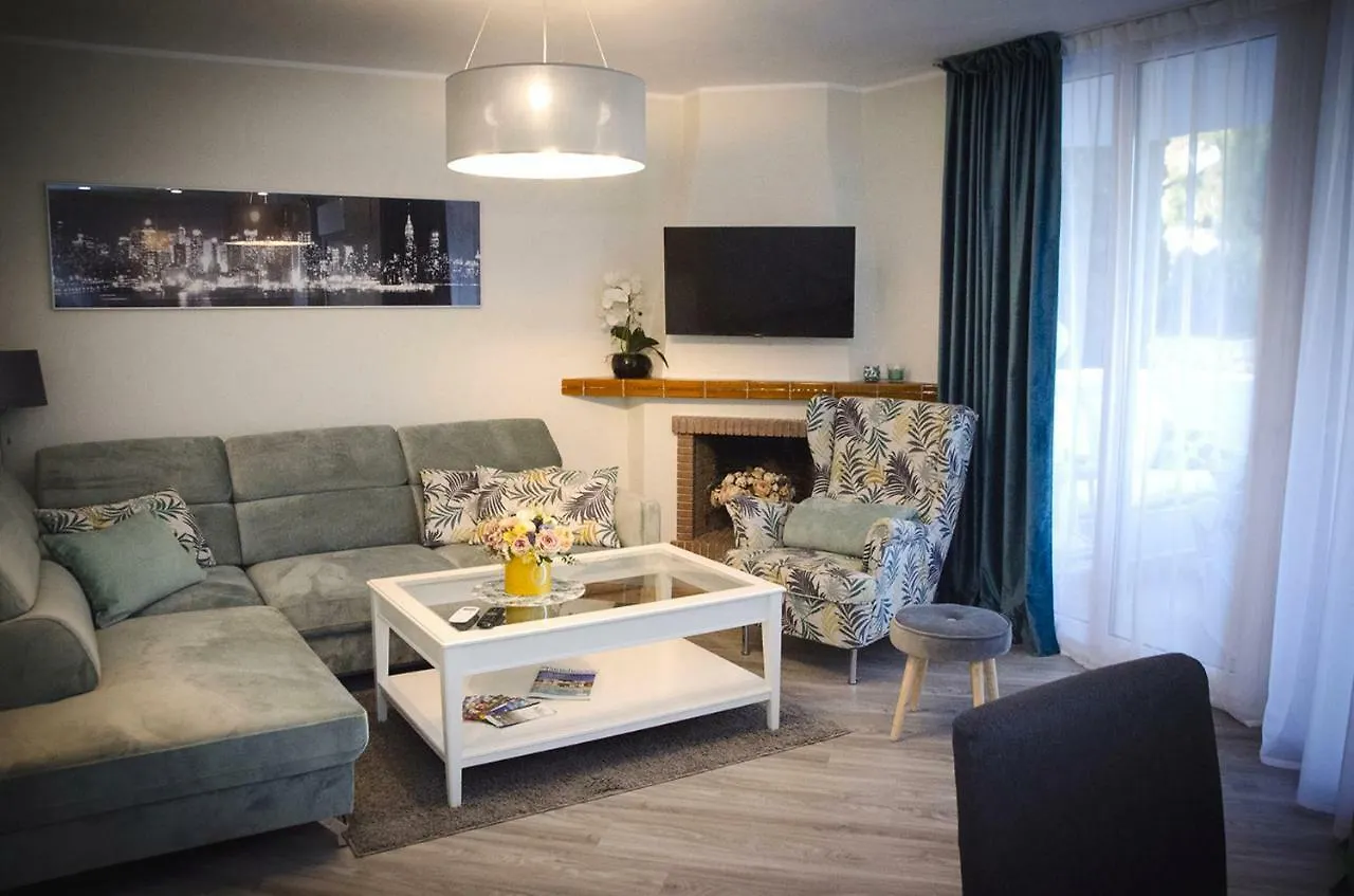 Luxury 2-Bed Apartment With Big Terrace In Aparthotel With Outdoor Pools In Calahonda Sitio de Calahonda